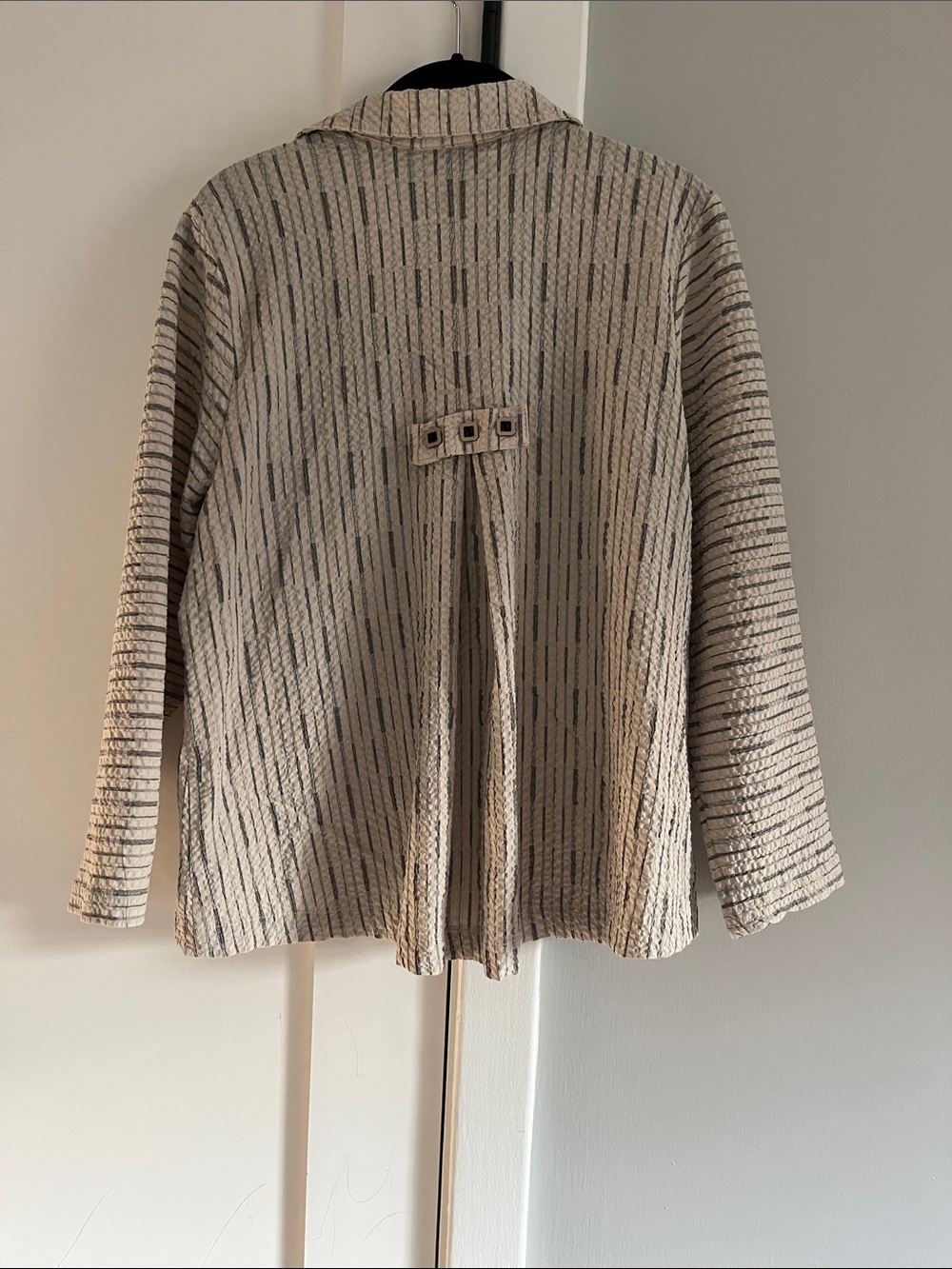 Habitat Crinkle Pinstripe Jacket Size M 3/4 Sleeve Lightweight Like New - Picture 6 of 10